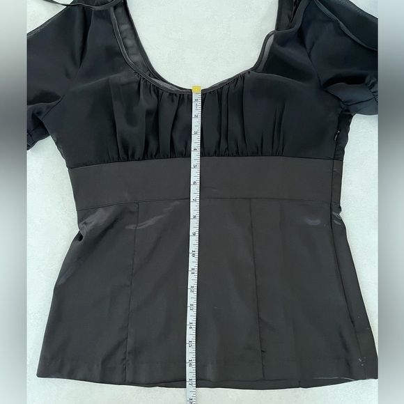 NWT Guess Jeans/ Black short sleeved blouse/ Tie back/ Peasant/ Size US L - Picture 13 of 14